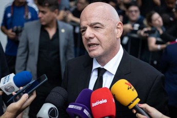 FIFA-s-prezidenti-yvela-qveyanas-TxovniT-mivmarTavT-TavianT-erT-erT-safexburTo-stadions-peles-saxeli-mianiWon