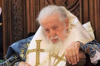 patriarqi-yvelaferi-iwyeba-da-yvelaferi-mTavrdeba-madlobeli-var-yuradRebisaTvis