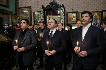 premier-ministri-sionis-sakaTedro-taZarSi-saSobao-liturgias-daeswro