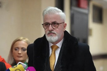 Salva-xaWapuriZe--mixeil-saakaSvilis-poziciaa-rom-saakaSvilis-siaSi-moxvdnen-adamianebi-romlebic-mis-mimarT-ukanono-qmedebebs-axorcielebdnen-da-kanondarRvevebSi-monawileobdnen