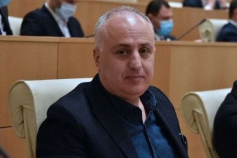 dimitri-xundaZe-rusTavi-2-is-mier-gamoqveynebul-Canawerze-roca-CanawerSi-monawile-piri-ar-gamoxatavs-survils-rom-samarTlebrivad-dadgindes-misi-namdviloba-es-kiTxvis-niSans-kidev-ufro-metad-zrdis