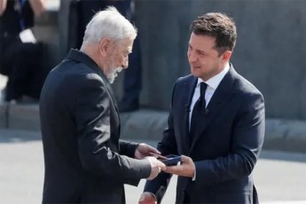 giuli-alasanias-informaciiT-volodimir-zelenskis-buba-kikabiZis-dakrZalvis-organizebaSi-CarTva-surs