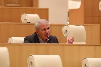 irakli-qadagiSvili-nacionaluri-moZraoba-gaxda-msxverpli-im-politikisa-ra-politikasac-is-saqarTvelos-winaaRmdeg-atarebda-partiis-SigniT-sruli-daqsaqsulobaa