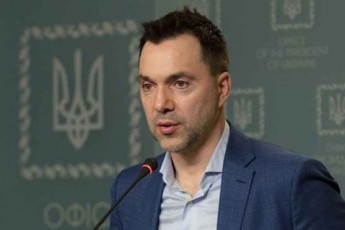 ukrainis-radaSi-prezidentis-ofisis-xelmZRvanelis-mrCevlis-aleqsei-arestoviCis-gadayenebis-moTxovniT-xelmowerebs-agroveben