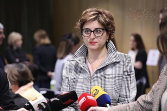 xaTuna-samniZe--partiis-Sida-problemuri-sakiTxebis-sajarod-ganxilviT-qarTul-ocnebas-vaZlevT-sababs-erT-erT-yvelaze-did-opoziciur-partiaze-qilikiT-isaubros