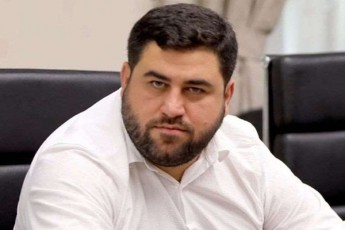 givi-CxartiSvili-WiWe-vaSaZe---adeiSvilis-xelis-biWi-romelic-axla-kezeraSvilis-dakveTebs-asrulebs
