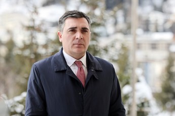 ilia-darCiaSvili-davosSi-premiers-dagegmili-aqvs-mniSvnelovani-ormxrivi-Sexvedrebi-sxvadasxva-qveynis-liderTan-agreTve-dagegmilia-Zalian-saintereso-Sexvedrebi-msxvili-saerTaSoriso-kompaniebis-xelmZRvanelebTan
