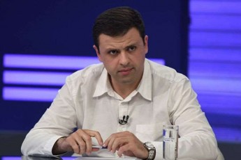 Rrmad-pativcemulo-da-aw-ukve-vadagasulo-qalbatono-elCo-unda-gefiqraT-rom-qarTveli-eris-saxeliT-saubari-rogorc-minimum-ukulturobaa