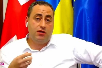 giorgi-vaSaZe-bokerias-partias-saerTod-ver-gavige-ra-unda-gaxarias-partiaSi-ki-jer-Tavisi-lideri-ipovon-sad-aris