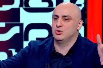 nika-melia-ar-arsebobda-Cemi-saparlamento-sxdomis-darbazSi-Sesvla-da-iq-ar-yofiliyo-gavarvarebuli-saparlamento-procesi---msgavs-rames-xedavT-axla