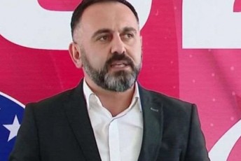 qamadaZe-merabiSvilze-rodesac-cixidan-gamosvlis-Semdeg-emsgavsebi-adamians-vinc-cixeSi-Cagsva-mTlad-vaJkacuradac-ver-mjdarxar