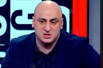 nika-melia-daviT-kezeraSvilis-mxridan-partiaSi-partiis-gakeTebis-mcdelobas-aqvs-adgili