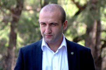 iago-xviCia-nacionalur-moZraobaze-Tomas-manis-budenbrokebi-Tu-gaqvT-wakiTxuli-erTi-gvaris-gadaSenebis-istoria-rom-aris-Cven-axla-vuyurebT-erTi-partiis-gadaSenebis-istorias-romelic-ar-damTavrda