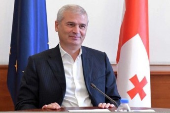 irakli-qadagiSvili-nacionaluri-moZraobis-eleqtoraluri-bazis-90-ze-meti-saakaSvilzea-mibmuli---saakaSvili-mavzoleumSi-leniniviT-hyavT