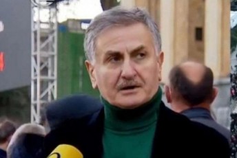 gela-nikolaiSvili-rodesac-mariam-jiSkariani-gavida-sasamarTlo-darbazidan-imis-Semdegac-mowme-jiutad-ar-iRebda-telefons-magididan-bunebrivia-es-aranair-kanonSi-ar-jdeba