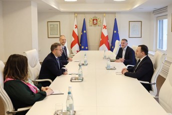 premier-ministri-irakli-RaribaSvili-ungreTis-premier-ministris-politikuri-departamentis-direqtors-Sexvda