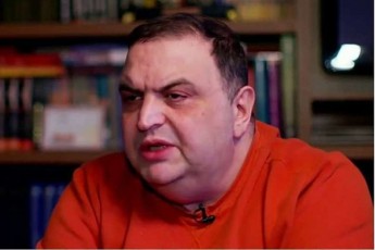 gubaz-sanikiZe-amas-marto-Cemi-saxeliT-ar-vambob-meomrebTan-milaparakia-aq-bevri-vapirebT-oms
