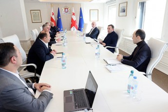 premier-ministr-irakli-RaribaSvilis-xelmZRvanelobiT-ekonomikuri-sabWos-sxdoma-gaimarTa