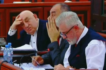 valeri-gelbaxiani-mixeil-saakaSvili-imisTvis-dabrunda-rom-samarTliani-sasamarTlos-meSveobiT-simarTlis-dadgenisTvis-mieRwia