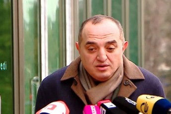 koba-nayofia-parlamentis-boikoti-niSnavs-rom-Sataloze-dadixar---an-gadawyvite-gasvla-an-Tu-rCebi-ibrZole-SigniT