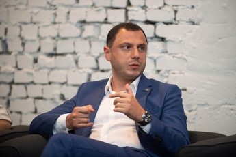 giorgi-amilaxvari-vinmes-sjera-rom-mixeil-saakaSvilis-cixidan-gamosvla-polarizacias-Tu-radikalizacias-Seamcirebs-piriqiT-moxdeba