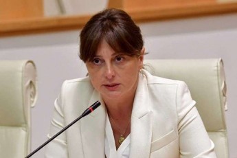 maia-biTaZe-opozicias-dRes-Cven-gvabraleben-rom-raRacas-ise-ar-vakeTebT-rac-saWiroa-sul-miCndeba-kiTxva-Tqven-ukeTesad-ras-gaakeTebdiT