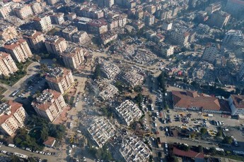 TurqeTsa-da-siriaSi-miwisZvrebis-Sedegad-daRupulTa-ricxvi-20-000-s-miuaxlovda
