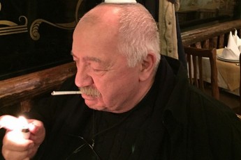 robert-sturua-axla-roca-msoflio-ase-airia-gasagebi-gaxda-rom-putinizmi-mxolod-rusebis-mier-gavrcelebuli-epidemia-ar-gaxlavT---Turme-yvela-erSi-putinis-aqoTebuli-Waobi-TuxTuxebs