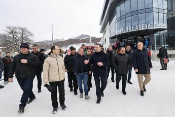 premier-ministrma-daba-bakurianSi-axali-sabagiro-daaTvaliera