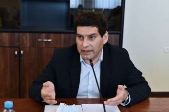 beqa-daviTuliani-Tu-SegviZlia-rom-nacmoZraobis-SigniTac-CavataroT-arCevnebi-maTi-mfarvelebi-qveynis-gareT-Cvens-Wkuaze-vataroT-maSin-raRas-gvebrZvian-saerTod-dayaron-far-xmali-da-Cagvbardnen