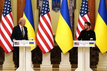 TeTri-saxli-aSS-is-oficialurma-pirebma-ruseTi-jo-baidenis-ukrainaSi-vizitis-Sesaxeb-gamgzavrebamde-ramdenime-saaTiT-adre-gaafrTxiles