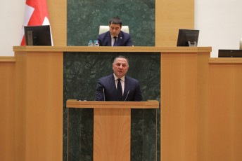 vaxtang-gomelauri-qveynis-masStabiT-sagzao-satransporto-SemTxvevebis-prevenciis-mizniT-6-230-videokameraa-damontaJebuli