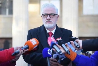 Salva-xaWapuriZe-klinikaSi-xedaven-ramdenad-mZime-mdgomareobaSia-saakaSvili-nebismier-wams-SeiZleba-gardaicvalos-amitom-amboben-iciT-Cven-yvelafers-vakeTebT-magram-pacienti-ar-gvemorCileba-rac-tyuilia