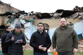 Salva-papuaSvili-ruslan-stefanCuks-darwmunebuli-var-rom-ukeTesi-dReebi-aucileblad-dadgeba-da-gveqneba-kievSi-ukrainuli-gamarjvebis-aRniSvnis-SesaZlebloba