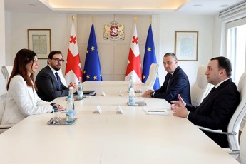 premier-ministri-irakli-RaribaSvili-qalebis-mSvidobisa-da-usafrTxoebis-sakiTxebSi-natos-generaluri-mdivnis-specialur-warmomadgenels-Sexvda