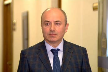 guram-maWaraSvili-parlamentSi-dainicirebul-sakiTxebze-msjeloba-demokratiis-erT-erTi-principia---am-dros-ki-swored-demokratiis-saxeliT-Cvengan-moiTxoven-kanonproeqtebis-ganxilvaze-uari-ise-vTqvaT-rom-msjelobis-sagnadac-ki-ar-vaqcioT