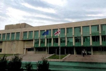 susi-uaryofs-informacias-TiTqos-parlamentis-SenobaSi-usafrTxoebis-samsaxuris-TanamSromlebi-imyofebian