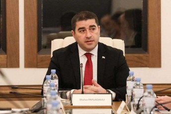 Salva-papuaSvili-minda-madloba-gadavuxado-Cveni-mandaturis-samsaxurs-es-dReebi-ar-iyo-advili-maTTvis-pativi-vceT-mundirs