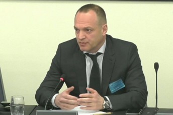 petre-ciskariSvili-gvinda-mogmarToT-yvelas-evroparlamentSi-Cveni-Txovnaa-miawvdineT-xma-Tqvens-mTavrobebsa-da-evrokomisias-rom-CaerTon-miSa-saakaSvilis-sicocxlis-gadarCenaSi