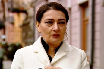 Tako-Carkviani-xatia-dekanoiZeze-erTi-xma-sityva-sadme-naTqvami-gaxsovT-gsmeniaT-maSindel-sistemur-danaSaulze-dekanoiZis-mxridan-Tqmuli-arada-rogor-gvWirdeboda