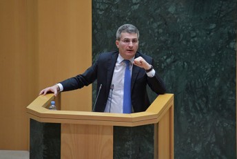 mamuka-mdinaraZe-RirsebiT-SevalT-evropaSi-bewvis-xidze-janjRars-da-qveynis-amoyiravebis-mcdelobas-ar-aqvs-perspeqtiva-perspeqtiva-da-momavali-aqvs-xvalindel-dReze-fiqrs-RirsebiT-brZolas-qveynis-evropuli-momavlisTvis