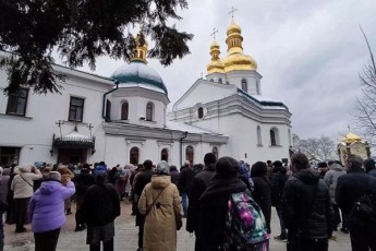 ukrainis-xelisuflebis-moTxovniT-kiev-peCeris-lavra-berebma-dRes-unda-datovon