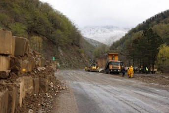 saavtomobilo-gzebis-departamenti-rikoTis-sauReltexilo-gzaze-avtotransportis-moZraobis-droebiT-akrZalvasTan-dakavSirebiT-nacionaluri-moZraobis-mier-gavrcelebul-sicrueze-gancxadebas-avrcelebs