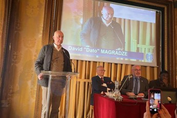 parizSi-safrangeTis-mecnierebaTa-akademiaSi-poet-daTo-maRraZis-poemis-baraqiani-miwis-franguli-versiis-ganxilva-gaimarTa