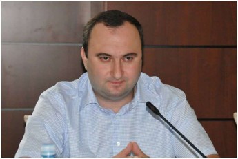 levan-murusiZe-saidan-icis-keli-degnanma-rom-RamiT-zarebs-vaxorcielebT-anu-amerikis-saelCo-telefonze-gvismens