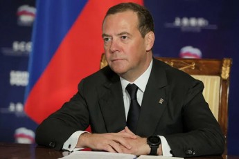 dimitri-medvedevi-ratom-gaqreba-ukraina---imitom-rom-is-aravis-sWirdeba