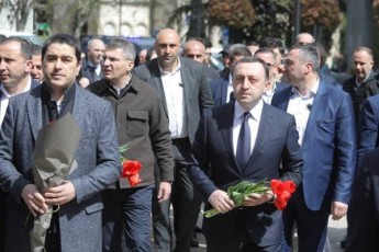 saqarTvelos-premier-ministrma-irakli-RaribaSvilma-9-aprils-daRupul-gmirTa-xsovnas-pativi-miago