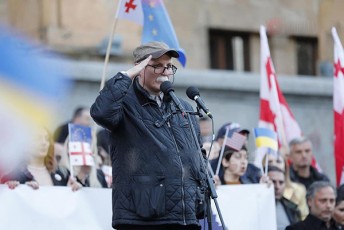 gia-buRaZe-mivesalmebi-Cems-legendarul-da-did-prezidents-mTavarsardal-mixeil-saakaSvils-mxolod-mas-SeuZlia-marTla-ixsnas-saqarTvelo