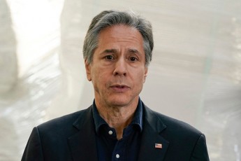 entoni-blinkeni-acxadebs-rom-sudanSi-aSS-is-diplomatiur-avtokolonas-cecxli-gauxsnes-Tumca-aravin-daSavebula