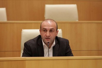 iago-xviCia-gvyavs-opozicia-romlis-mTavari-donori-kezeraSvili-evropaSi-pensionerebis-ZarcvaSia-eWvmitanili